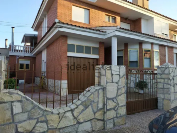 Se vende casa en Madrigueras