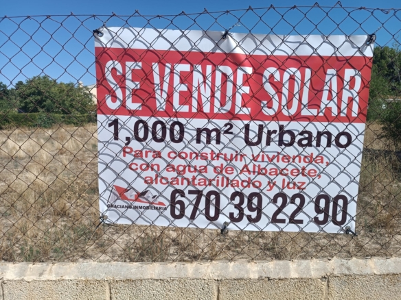 Terreno en venta en Barrios periféricos – Pedanías
