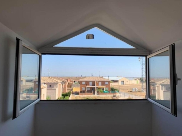 Chalet adosado en venta en Casas de Juan Nuñez