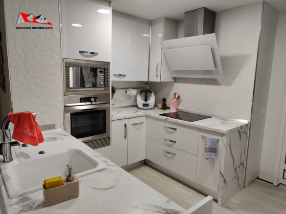 GRACIANO INMOBILIARIA vende espectacular piso en zona Centro–Carretas, Albacete.