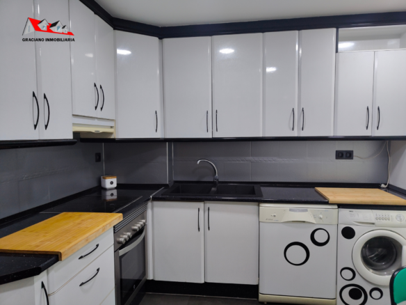 GRACIANO INMOBILIARIA vende piso en la calle Doctor fleming, junto a la circunvalación, Albacete.