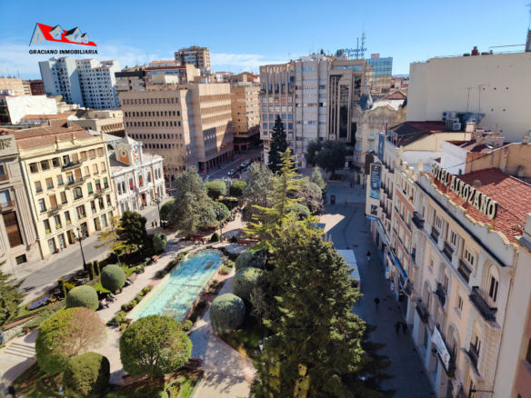 GRACIANO INMOBILIARIA vende en el altozano un conjunto de dos viviendas.
