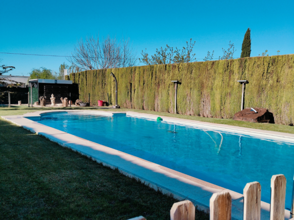 Graciano Inmobiliaria vende fantástica parcela en urbanización Las Viñas (Albacete).
