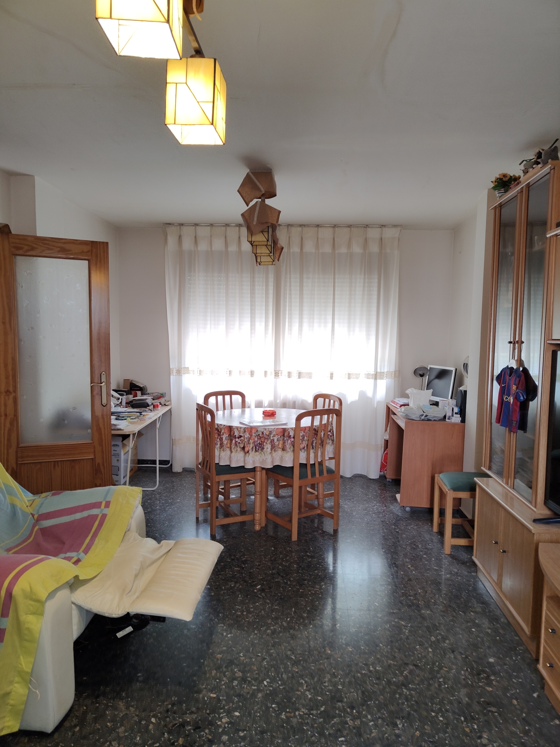 Graciano Inmobiliaria vende, chalet adosado en Aguas Nuevas a 11 kilómetros de Albacete en la zona de la avenida del cuartel de la guardia civil.