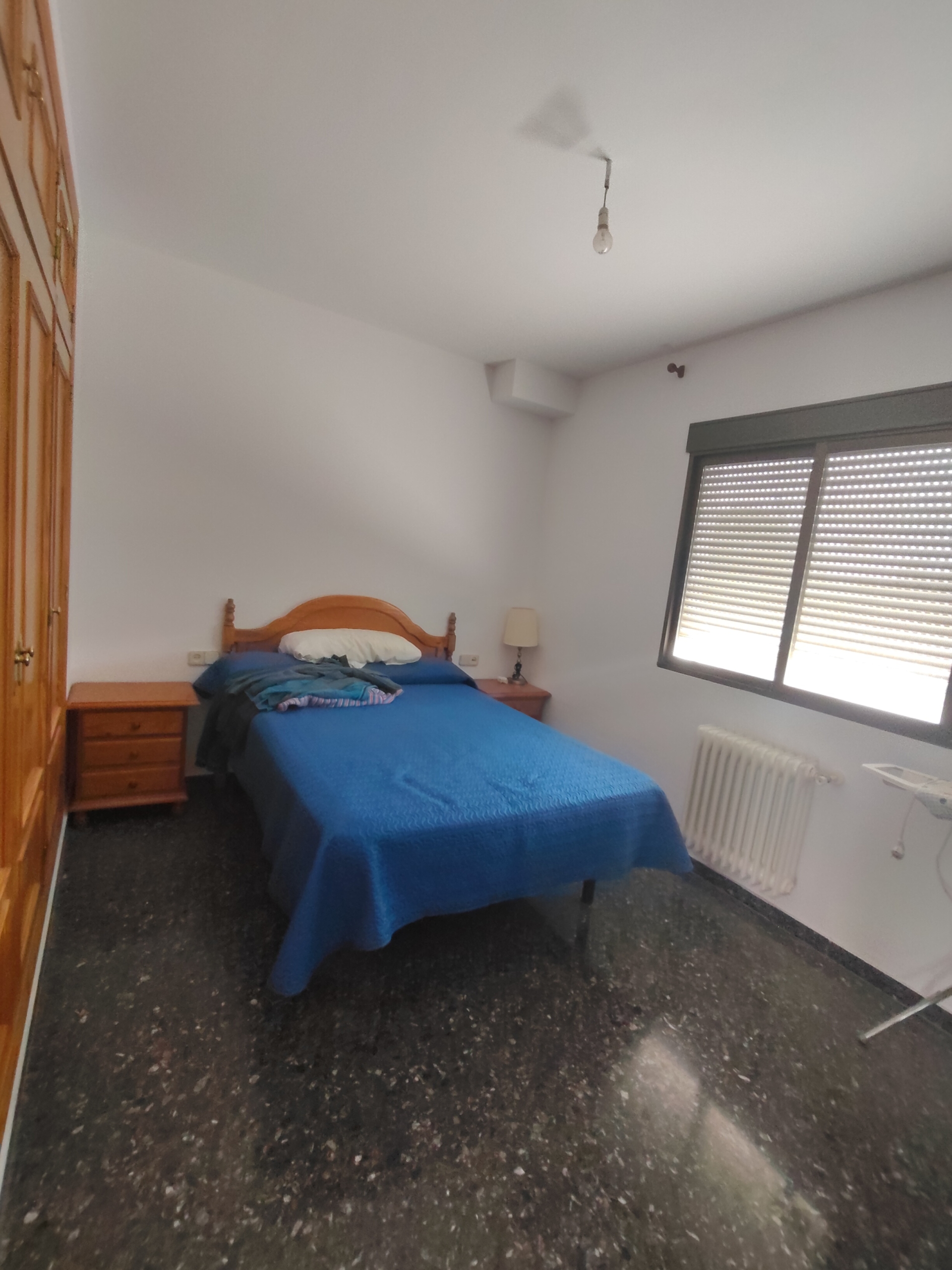 Graciano Inmobiliaria vende, chalet adosado en Aguas Nuevas a 11 kilómetros de Albacete en la zona de la avenida del cuartel de la guardia civil.