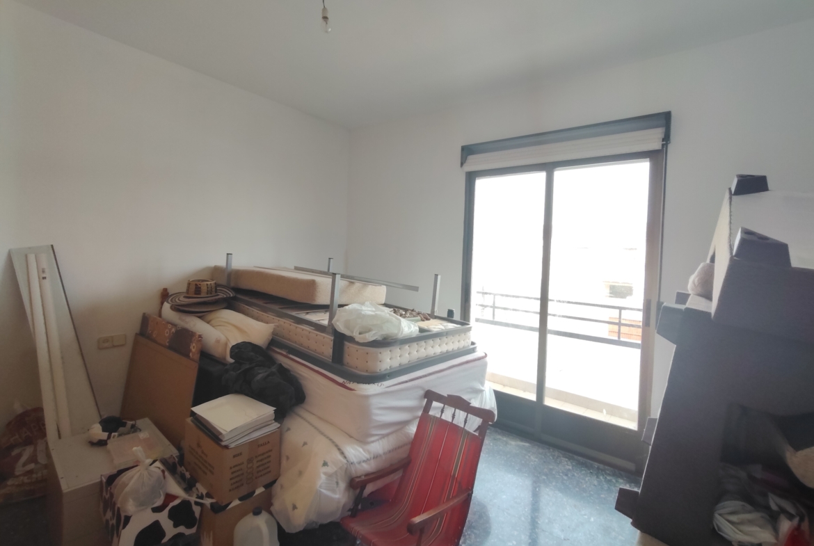 Graciano Inmobiliaria vende, chalet adosado en Aguas Nuevas a 11 kilómetros de Albacete en la zona de la avenida del cuartel de la guardia civil.
