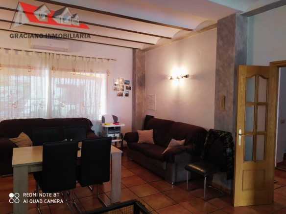 Se vende hermoso chalet en el pueblo de Villaverde de Guadalimar junto a la senda encantada de sierra del tejo.