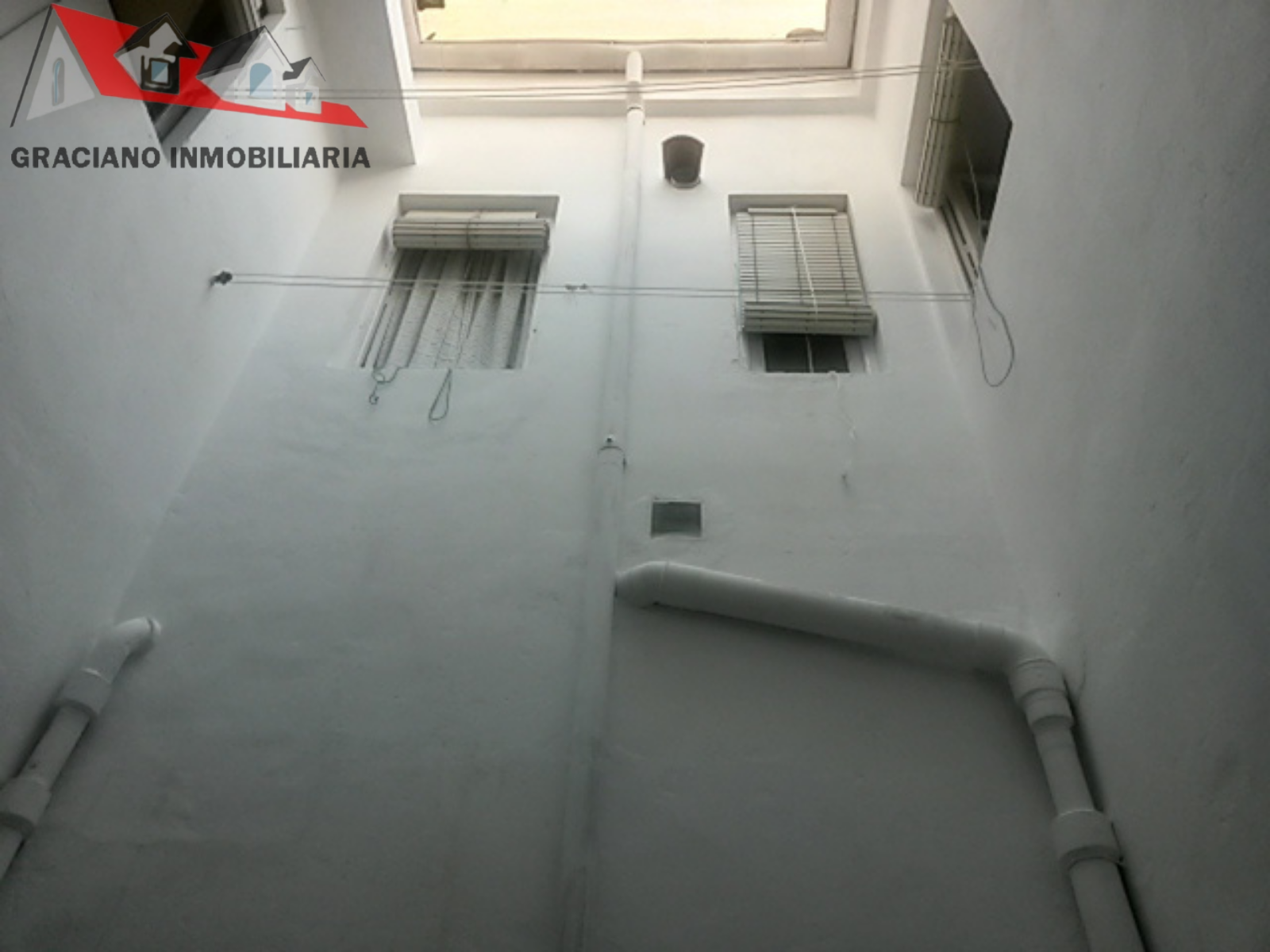 12 Se vende fantástica casa pareada en pleno centro de Albacete.