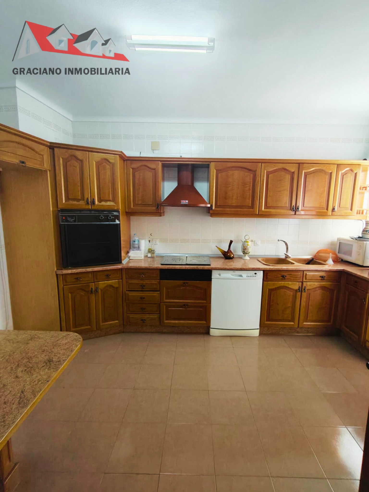 Piso en venta situado estratégicamente al principio de la calle Baños, junto a la calle Feria
