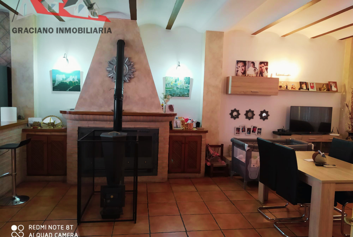Se vende hermoso chalet en el pueblo de Villaverde de Guadalimar junto a la senda encantada de sierra del tejo.