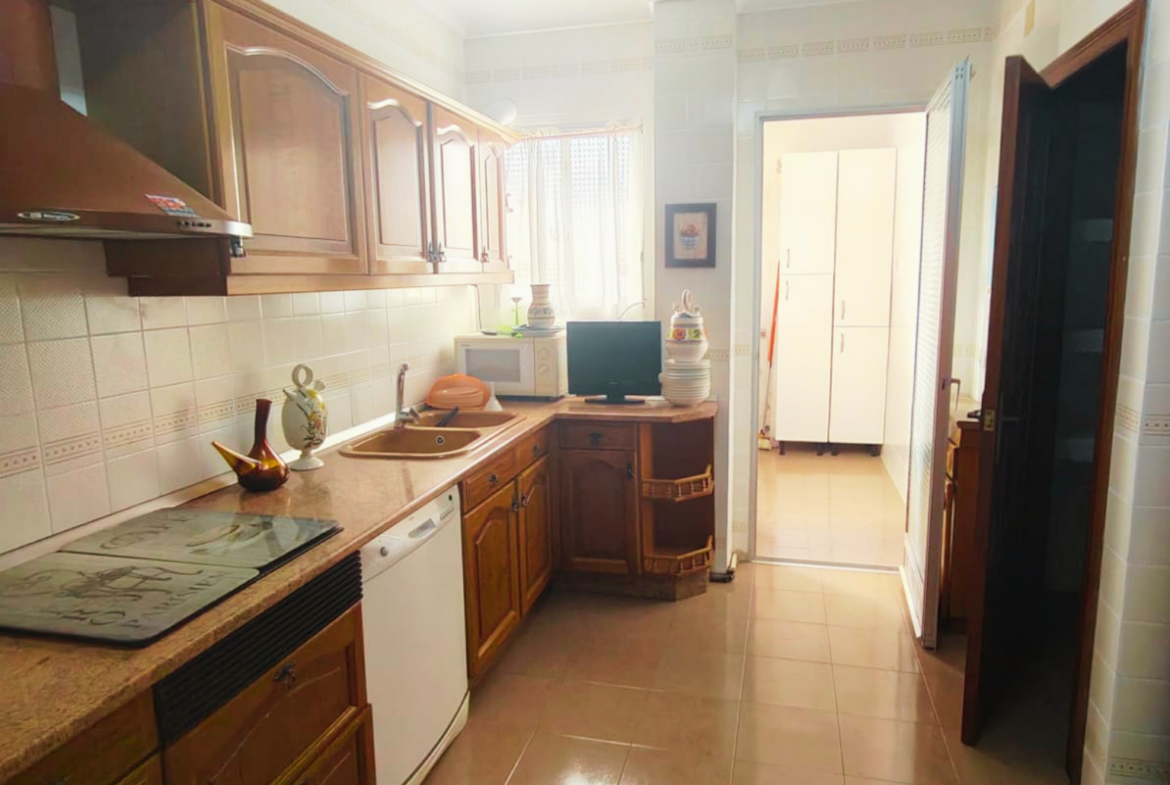 Piso en venta situado estratégicamente al principio de la calle Baños, junto a la calle Feria