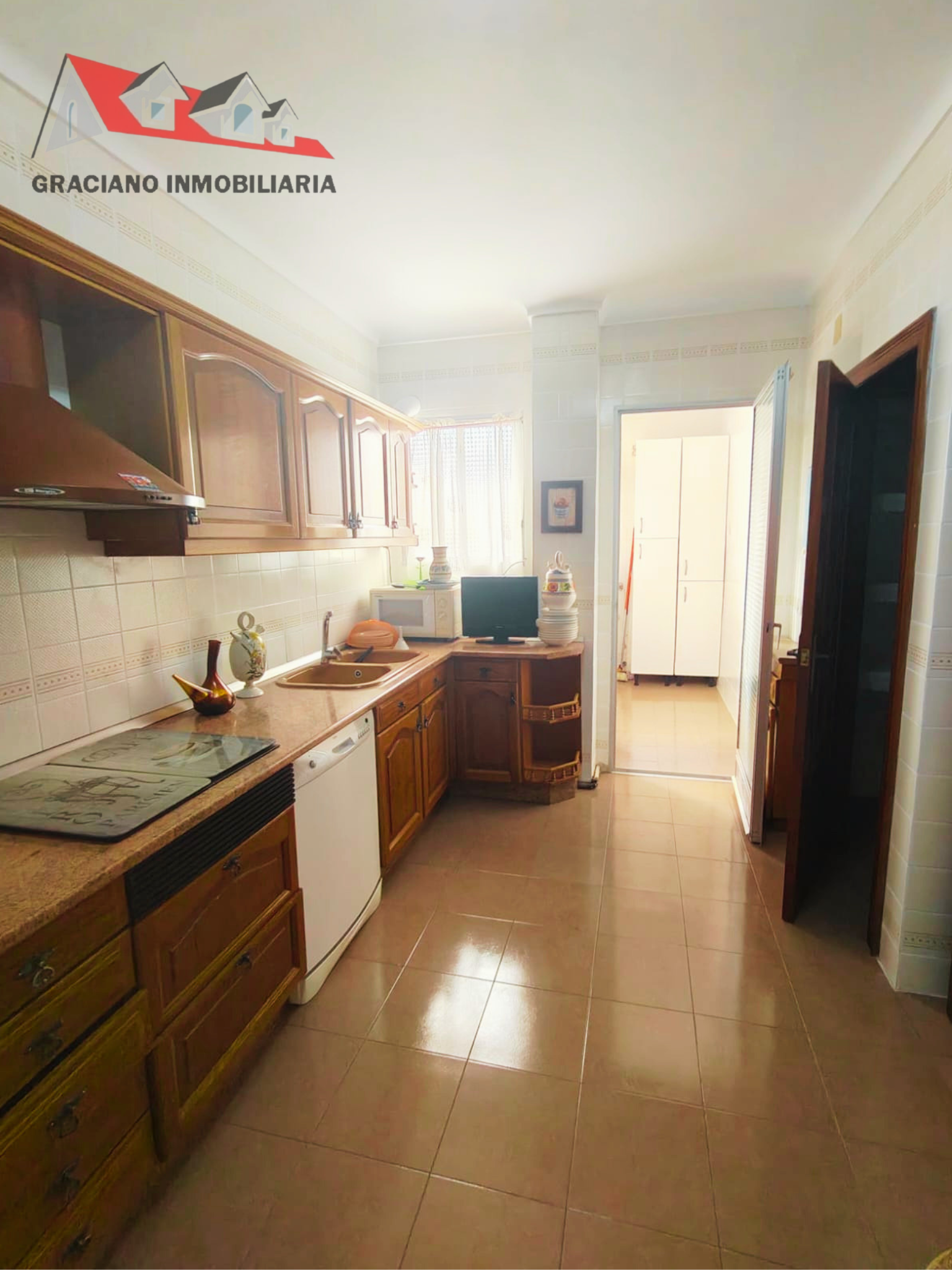 Piso en venta situado estratégicamente al principio de la calle Baños, junto a la calle Feria