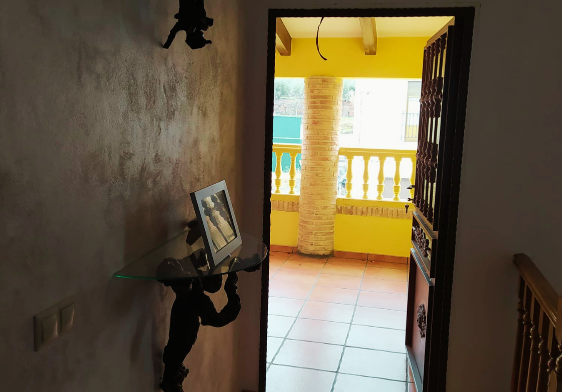 Se vende hermoso chalet en el pueblo de Villaverde de Guadalimar junto a la senda encantada de sierra del tejo.
