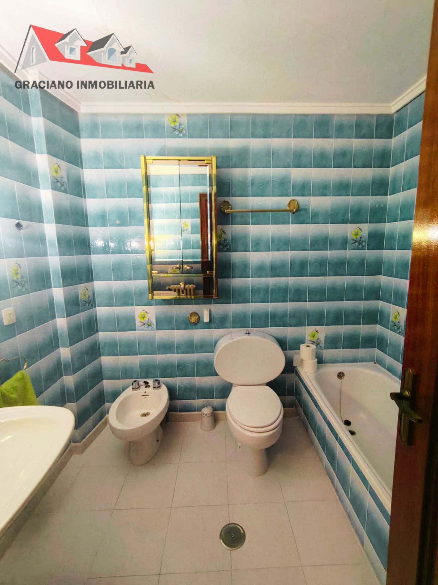 Piso en venta situado estratégicamente al principio de la calle Baños, junto a la calle Feria