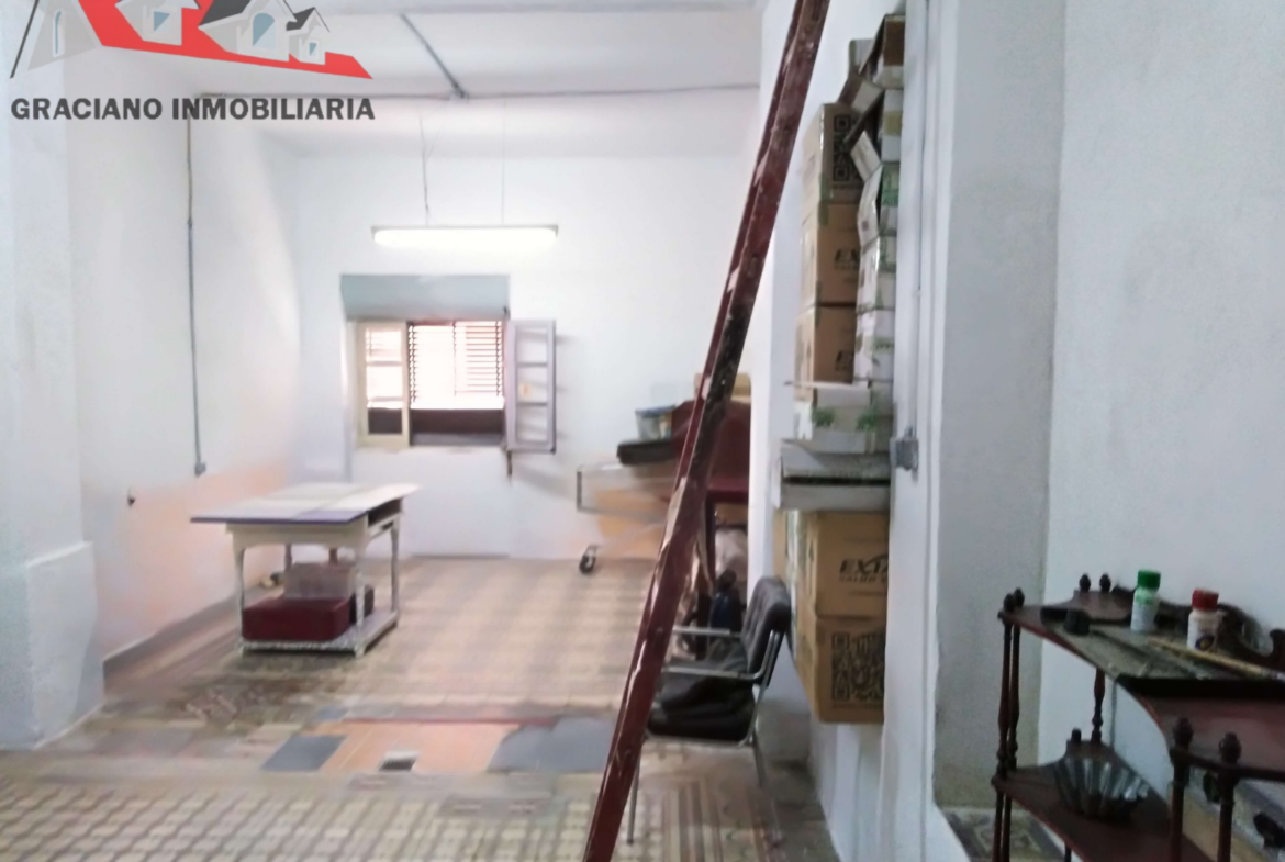 Se vende fantástica casa pareada en pleno centro de Albacete.