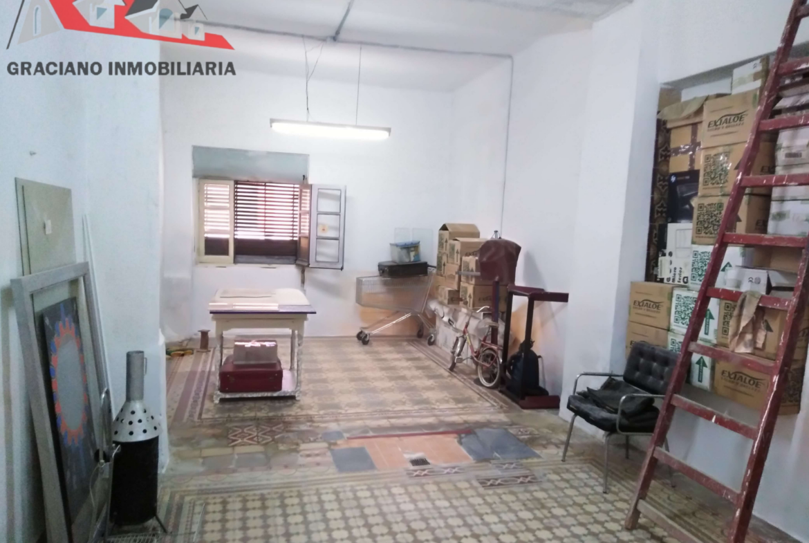 Se vende fantástica casa pareada en pleno centro de Albacete.