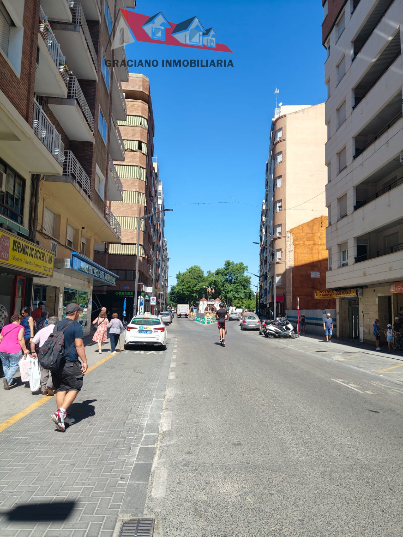 Piso en venta situado estratégicamente al principio de la calle Baños, junto a la calle Feria