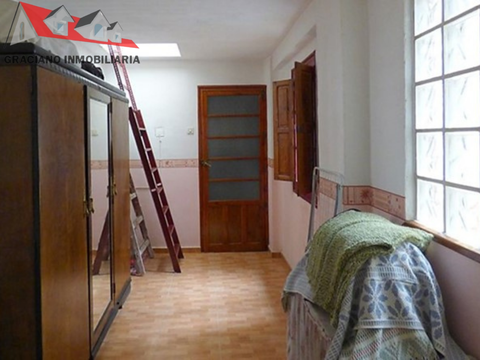 20 Se vende fantástica casa pareada en pleno centro de Albacete.