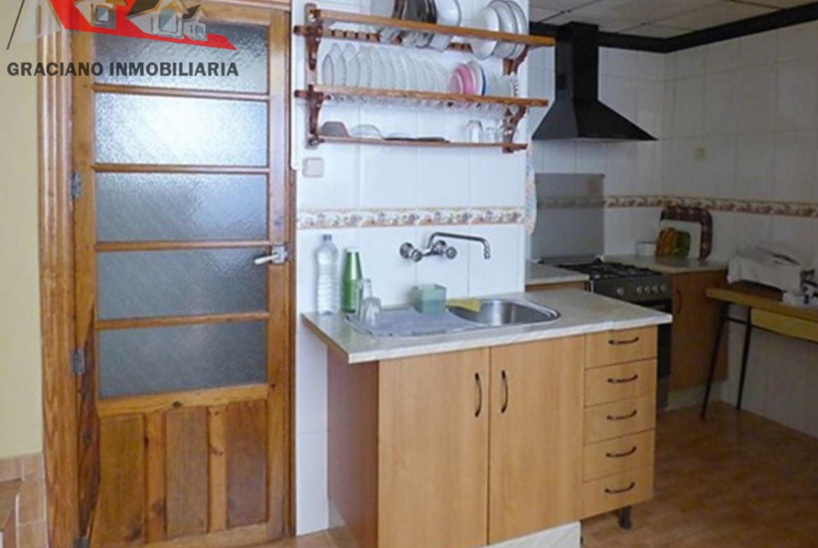 Se vende fantástica casa pareada en pleno centro de Albacete.