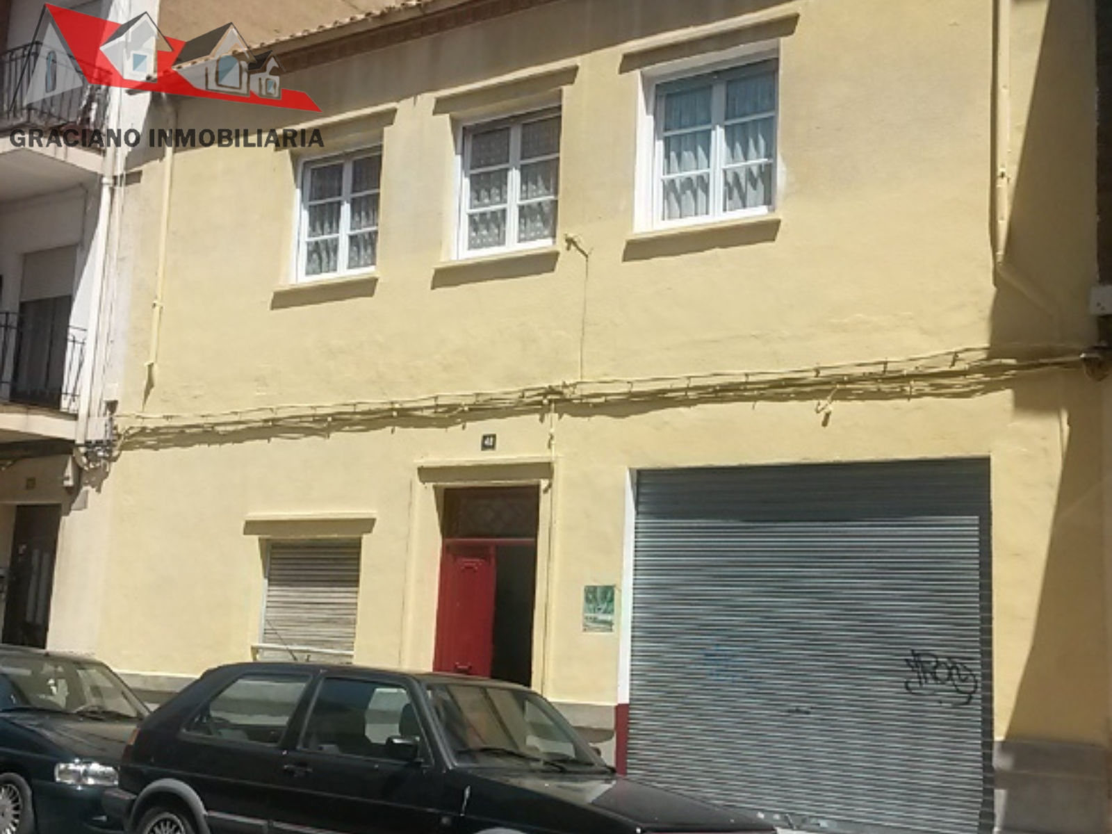 22 Se vende fantástica casa pareada en pleno centro de Albacete.