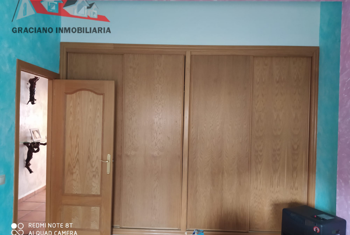 Se vende hermoso chalet en el pueblo de Villaverde de Guadalimar junto a la senda encantada de sierra del tejo.