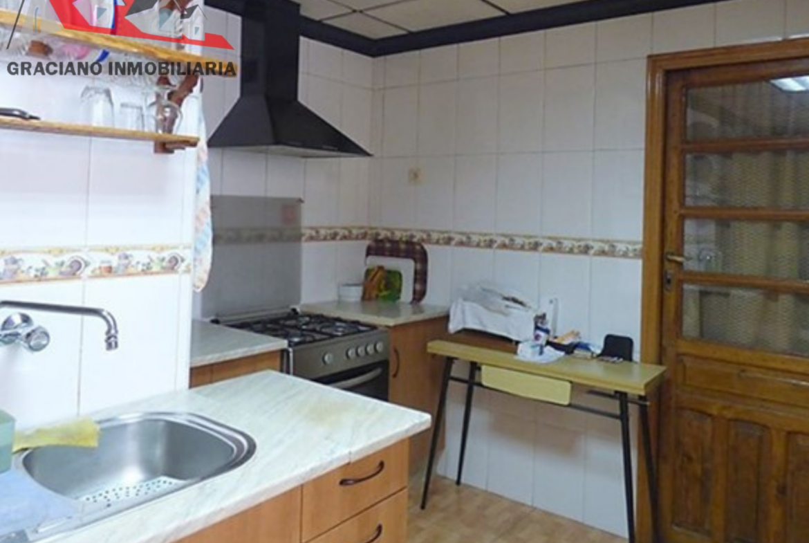 Se vende fantástica casa pareada en pleno centro de Albacete.
