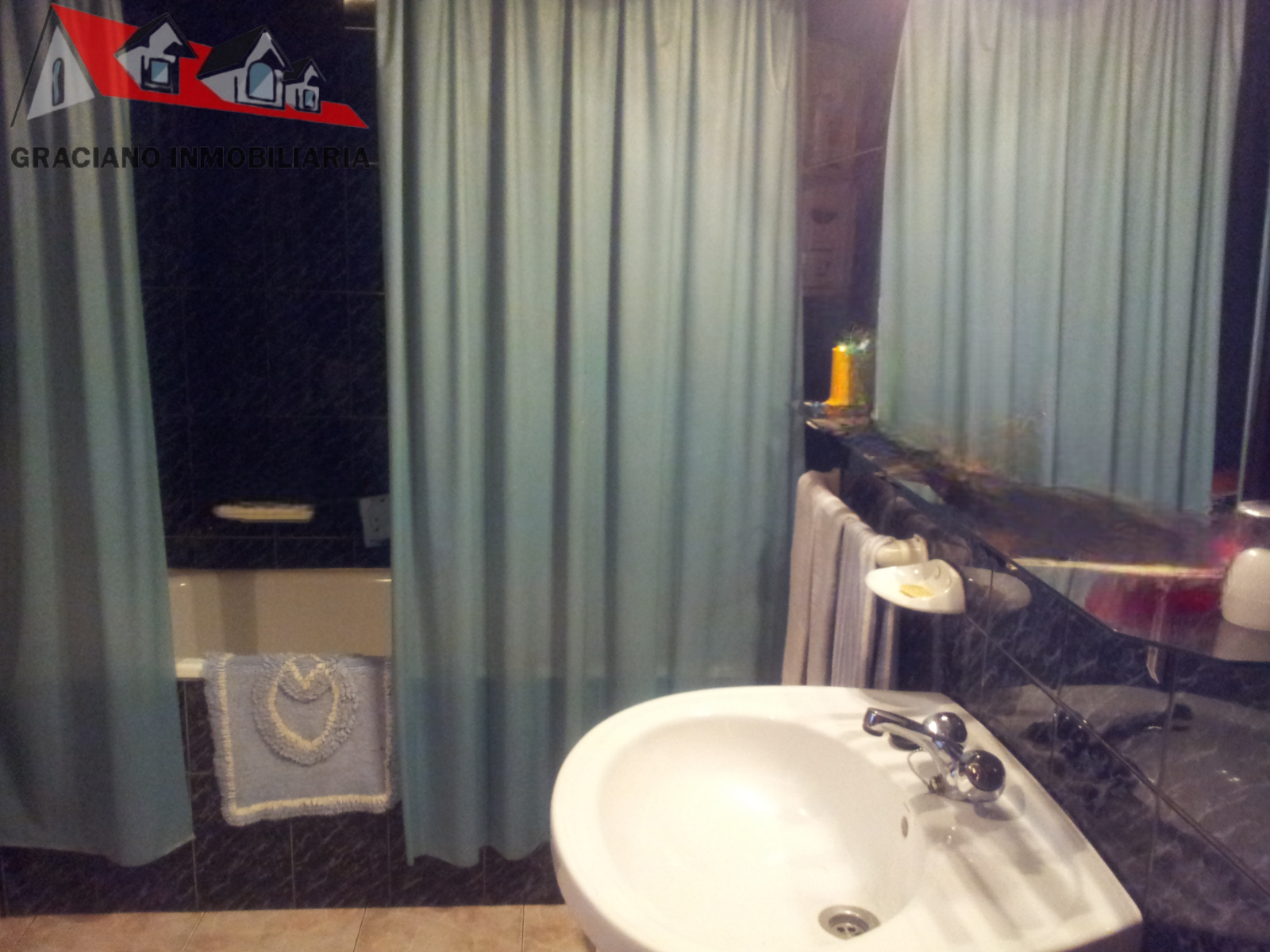 33 Se vende fantástica casa pareada en pleno centro de Albacete.