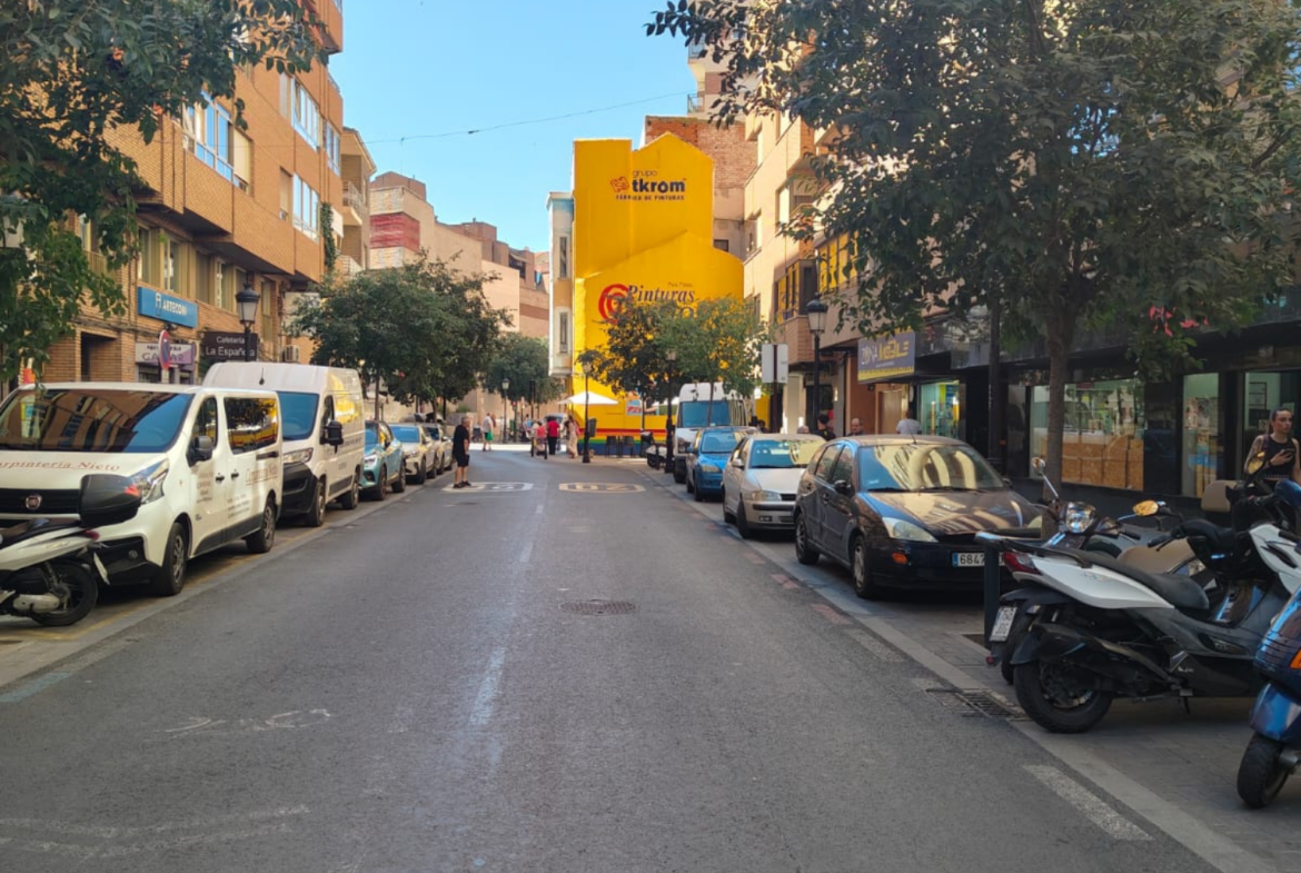 Piso en venta situado estratégicamente al principio de la calle Baños, junto a la calle Feria