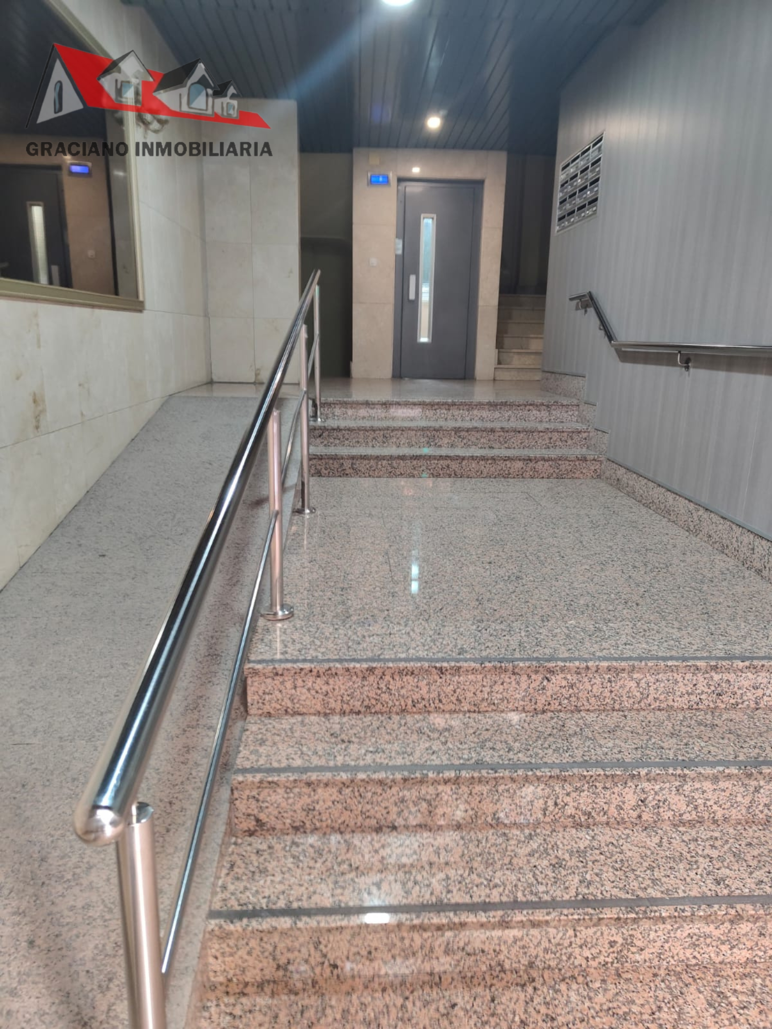 Piso en venta situado estratégicamente al principio de la calle Baños, junto a la calle Feria