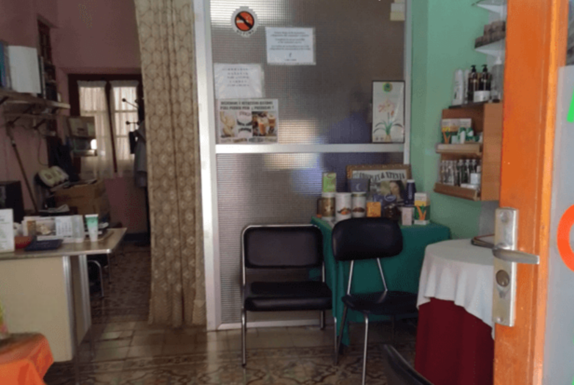 Se vende fantástica casa pareada en pleno centro de Albacete.