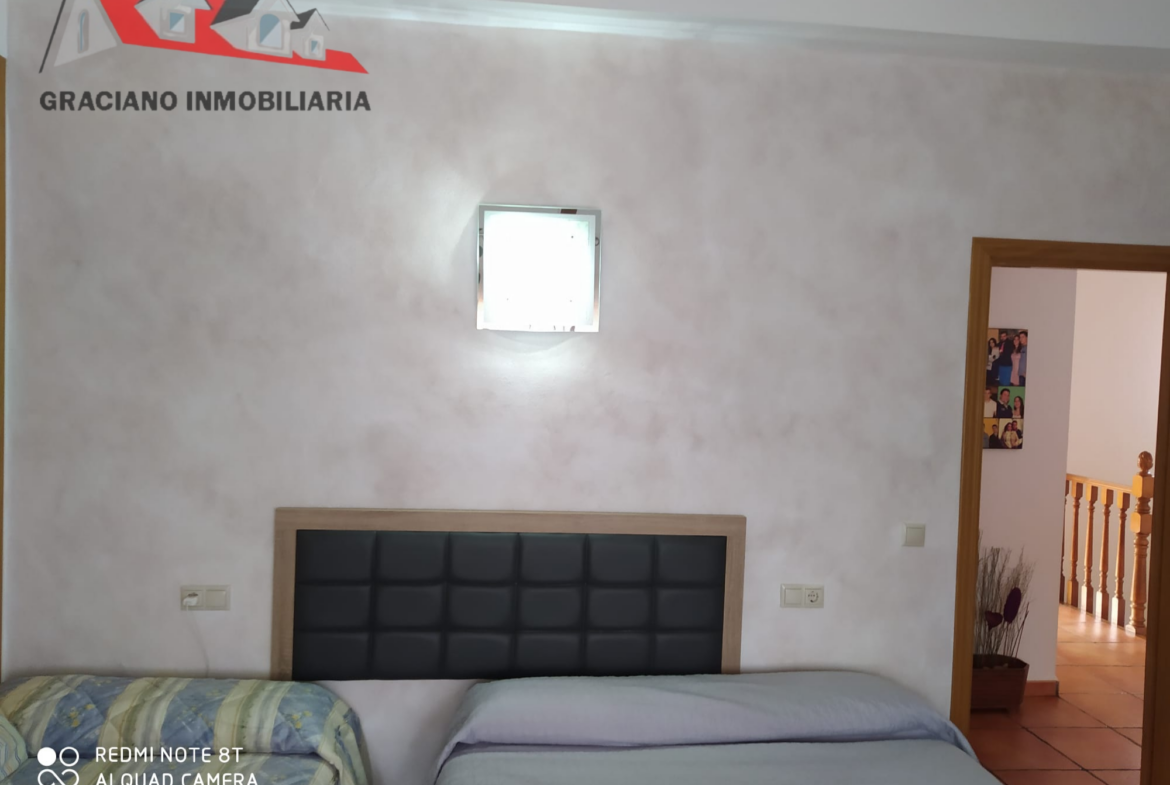 Se vende hermoso chalet en el pueblo de Villaverde de Guadalimar junto a la senda encantada de sierra del tejo.