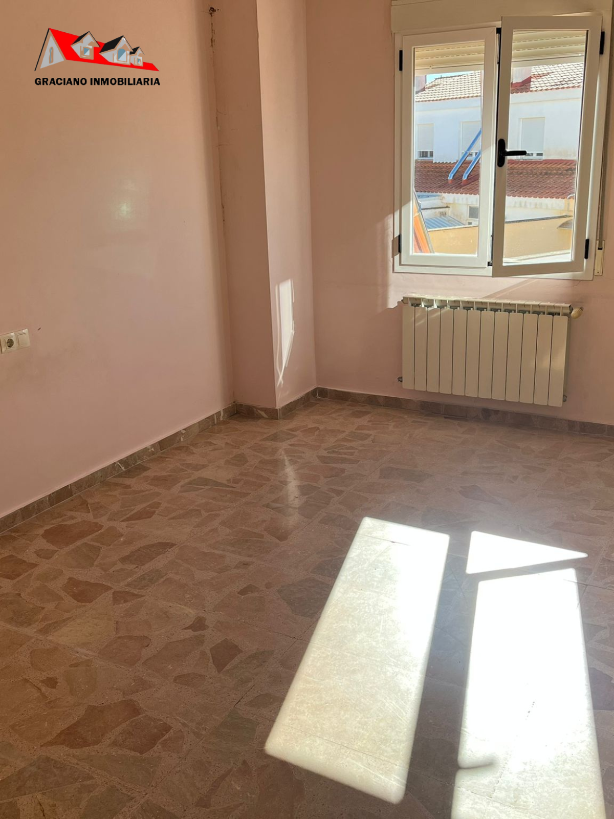 Chalet adosado en venta Mahora, a escasos metros de la piscina municipal del pueblo
