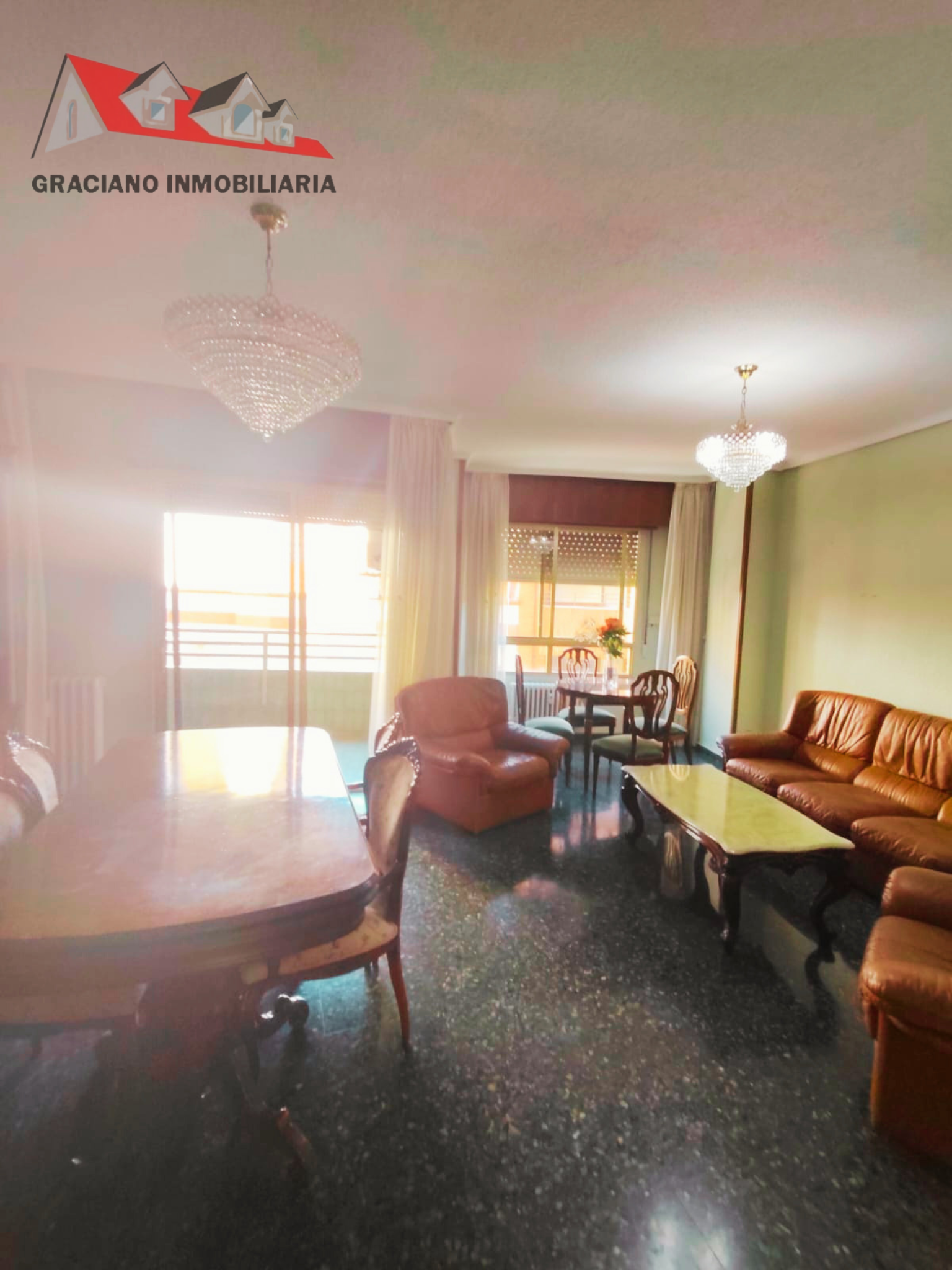 Piso en venta situado estratégicamente al principio de la calle Baños, junto a la calle Feria
