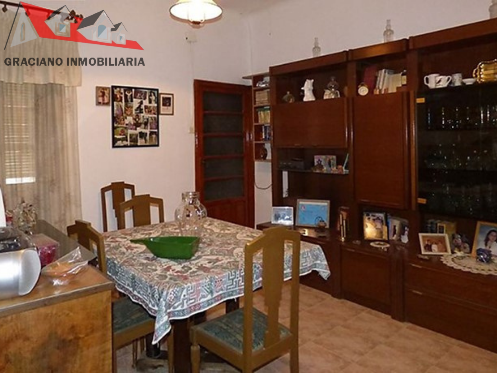 8 Se vende fantástica casa pareada en pleno centro de Albacete.