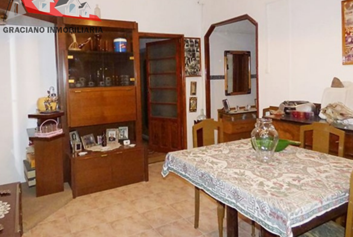 Se vende fantástica casa pareada en pleno centro de Albacete.