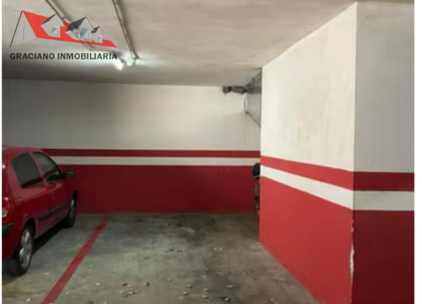 Se vende piso bajo zona Facultad de Medicina