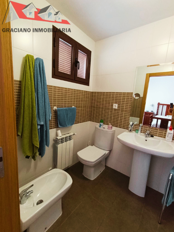 Se vende piso seminuevo con muy poco uso en Yeste.