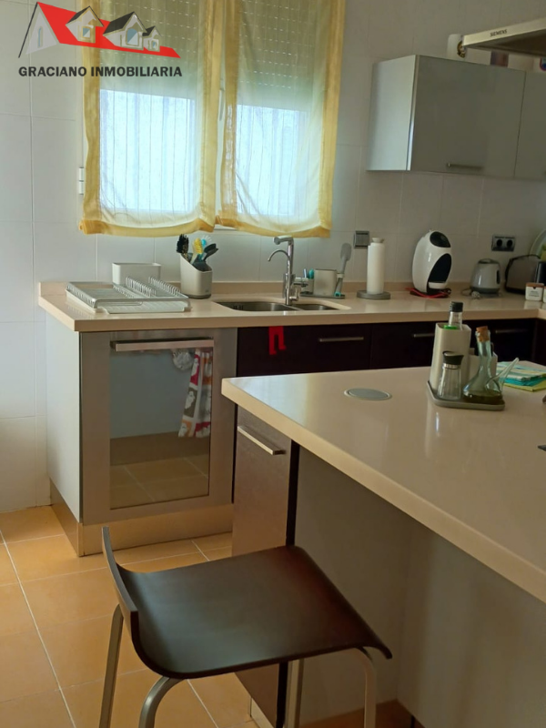Se vende espectacular chalet adosado de 3 plantas a solo 10 minutos de Albacete