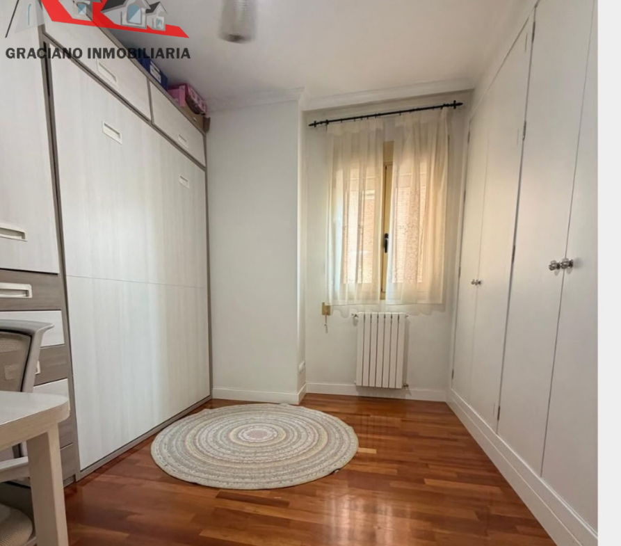 Se vende piso en calle Iris zona industria