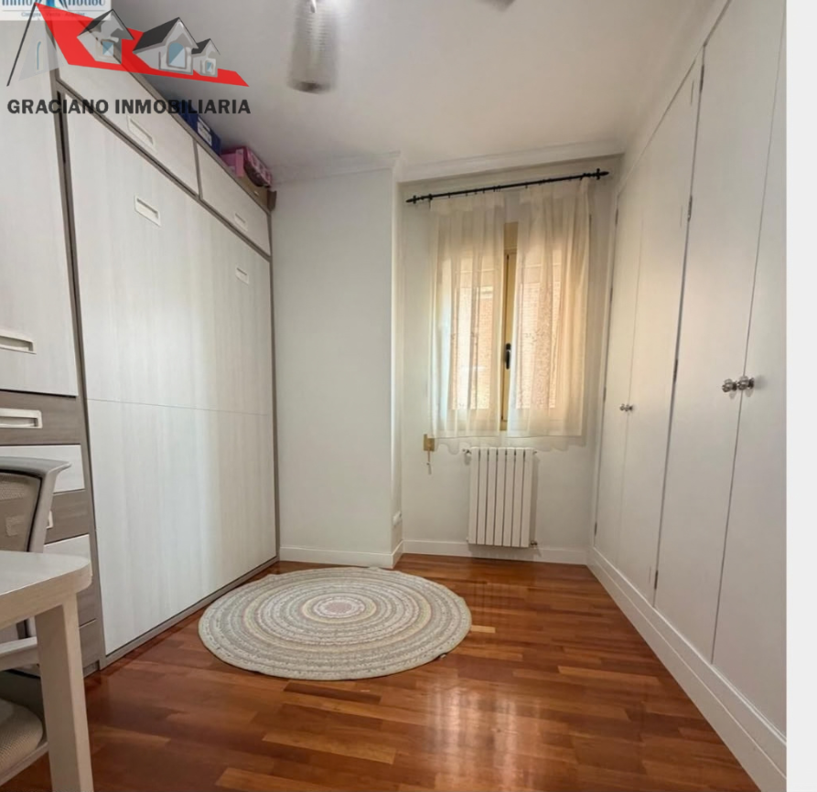 Se vende piso en calle Iris zona industria