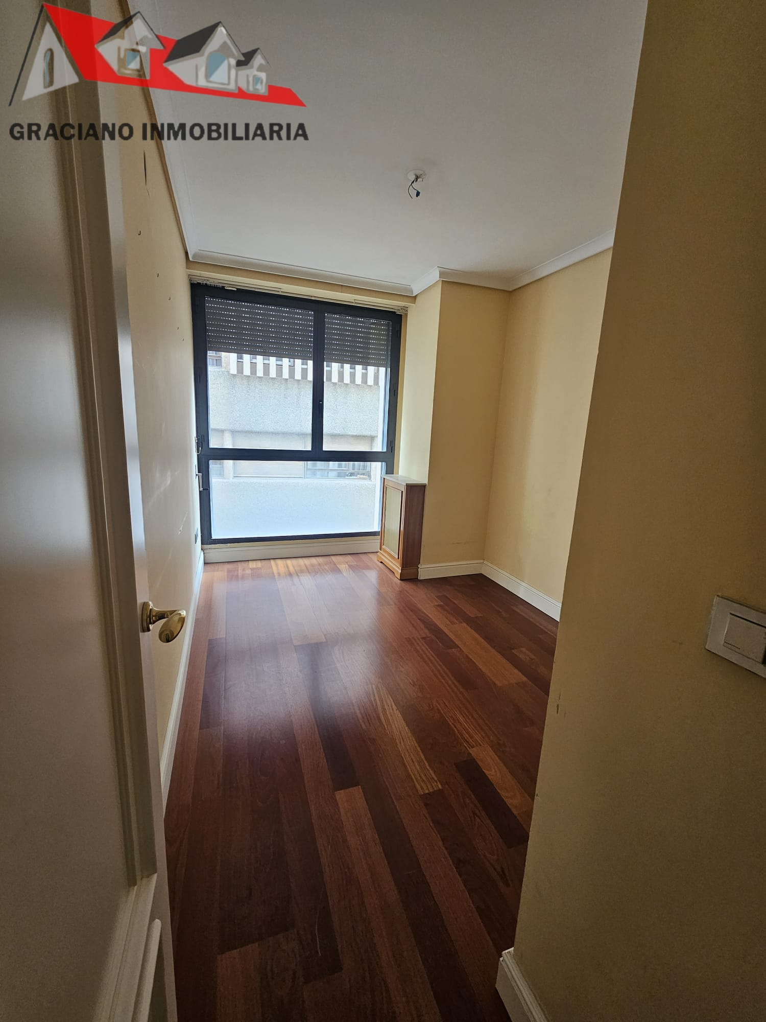 10 Se vende piso en el Altozano