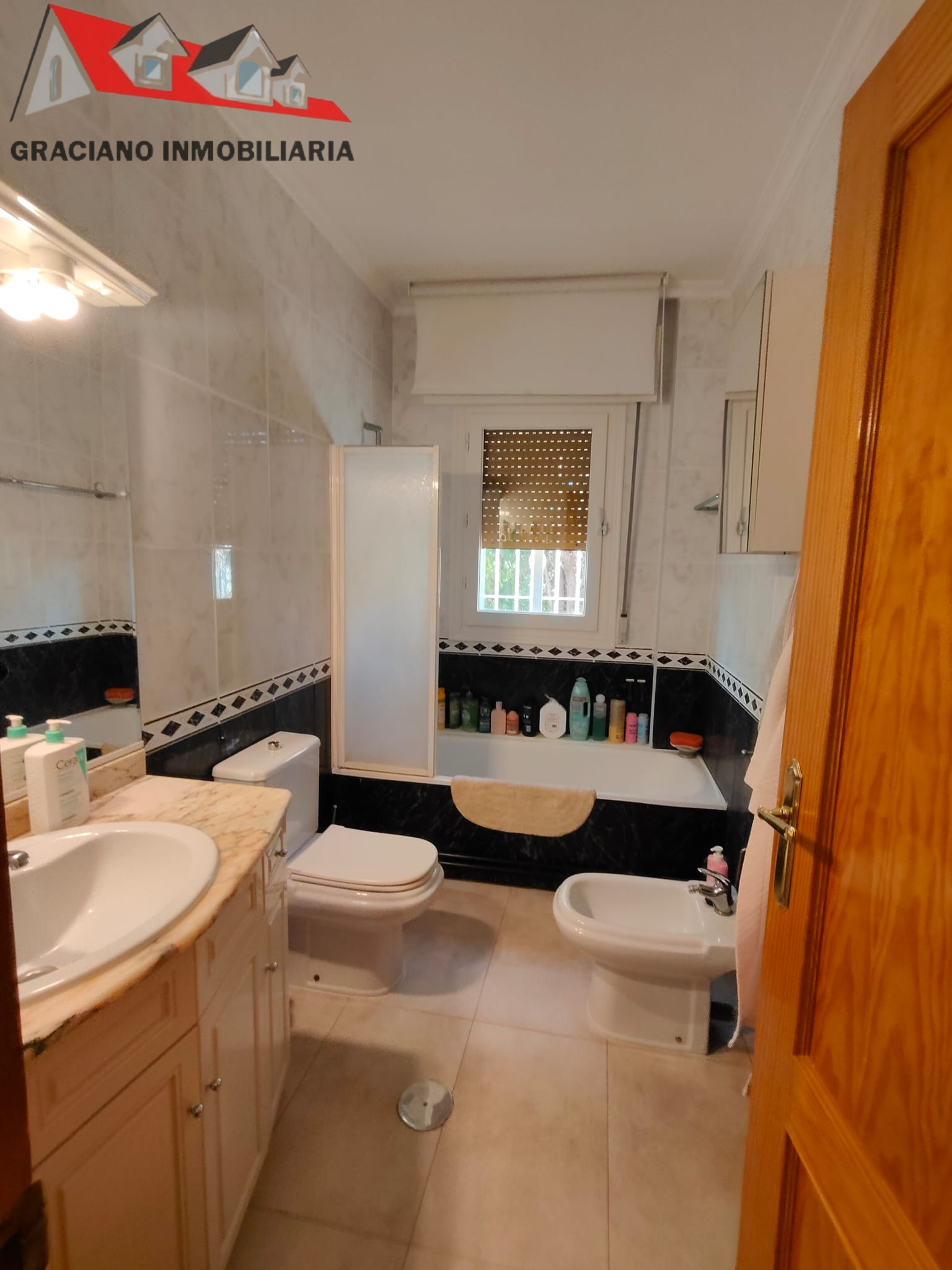 11 Se vende chalet en Carretera de Jaén