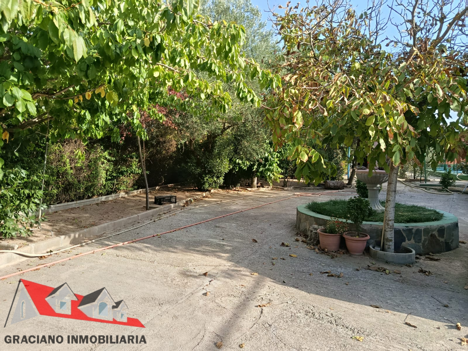 11 Se vende parcela en Carretera de Jaén