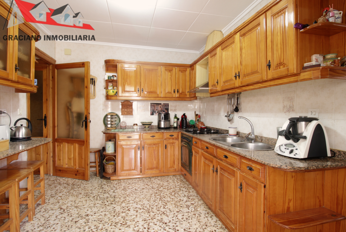 Se vende parcela en Urbanización las Viñas