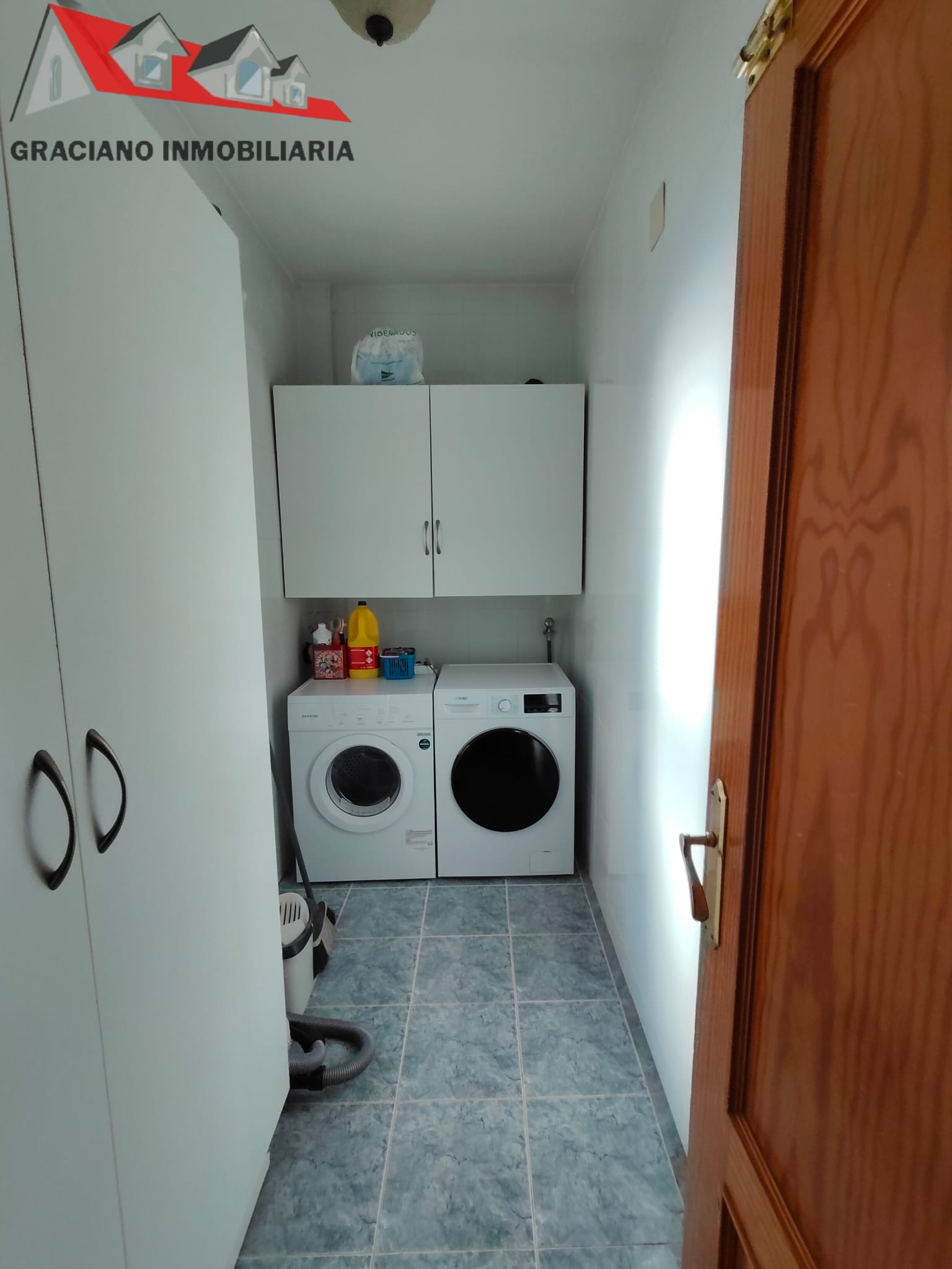12 Se vende chalet en Carretera de Jaén