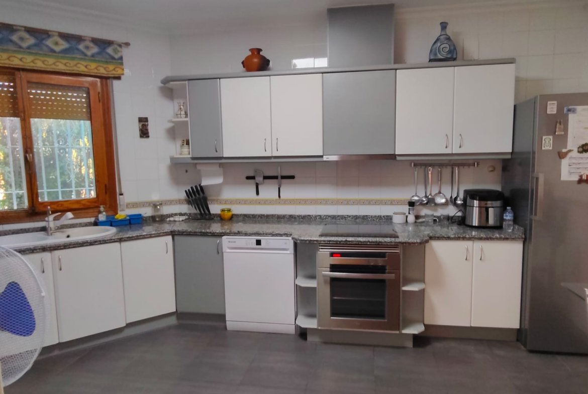 Se vende chalet en Carretera de Jaén