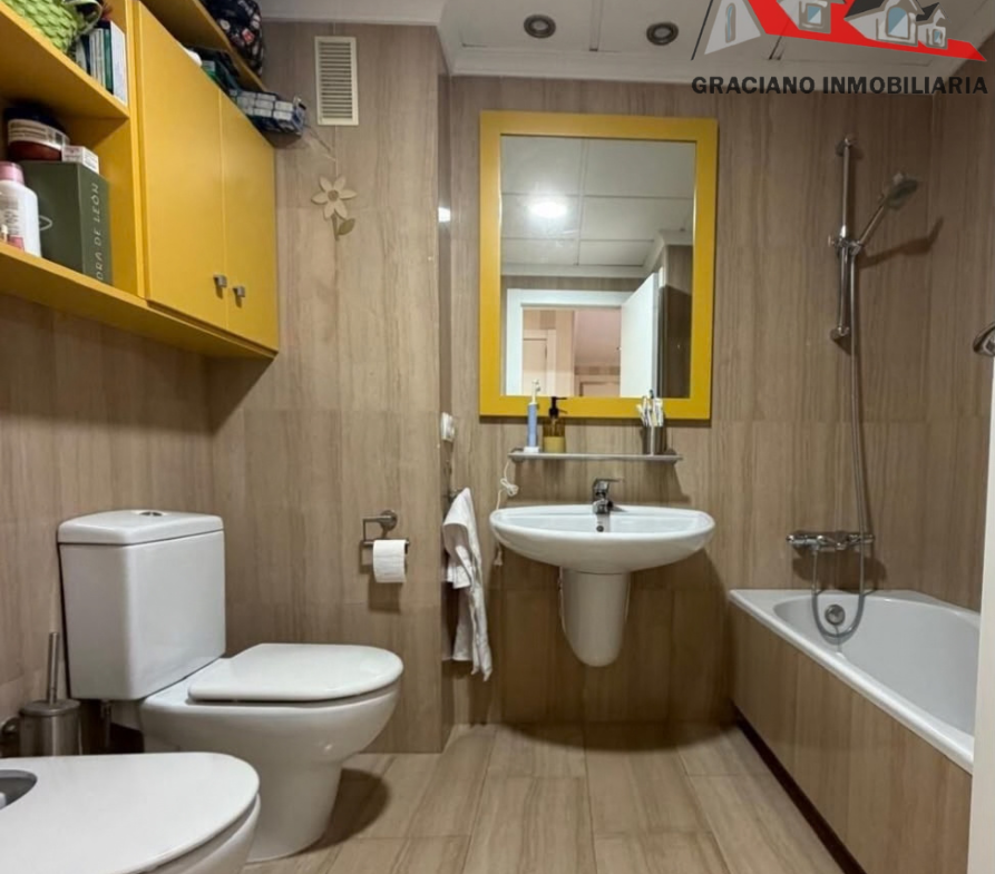 Se vende piso en calle Iris zona industria