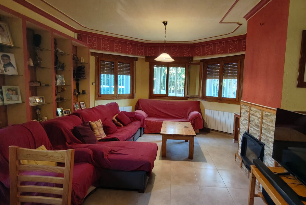 Se vende chalet en Carretera de Jaén