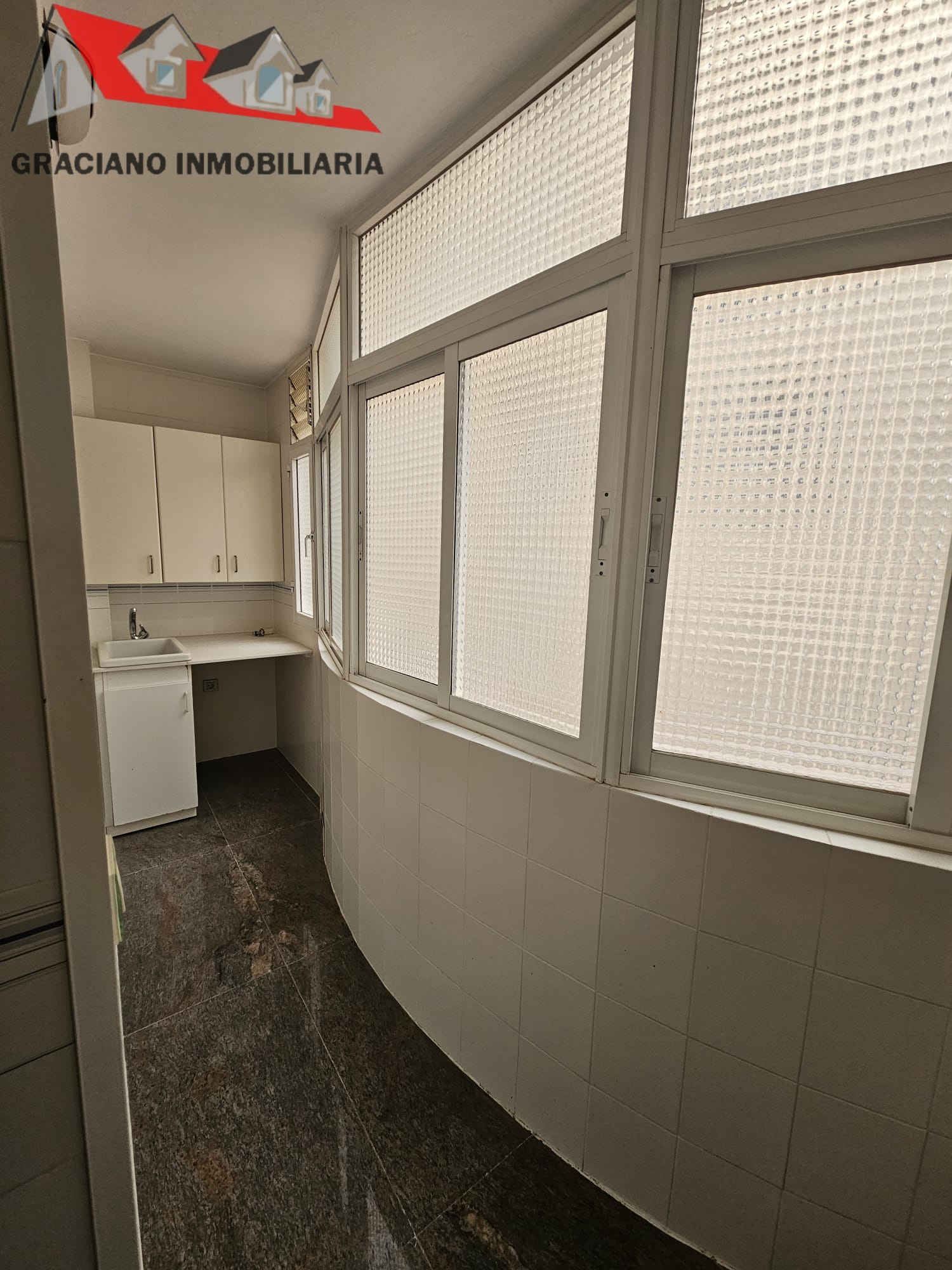 18 Se vende piso en el Altozano