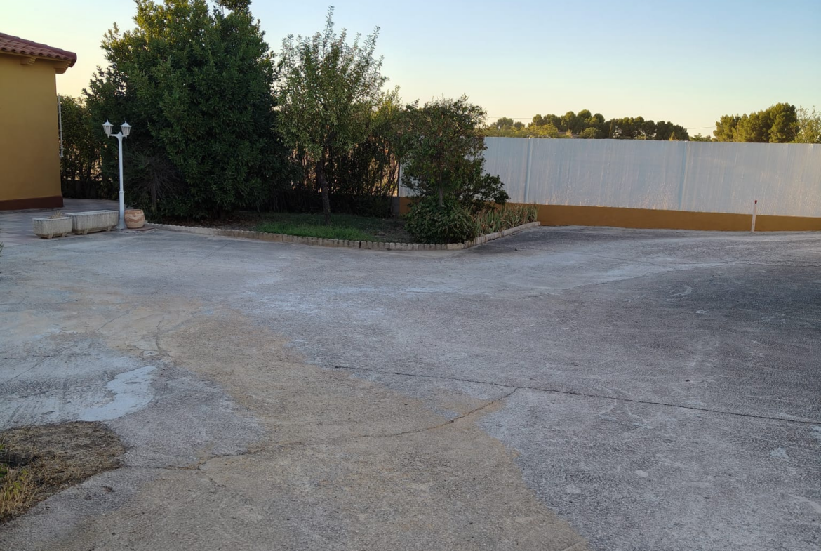 Se vende chalet en Carretera de Jaén